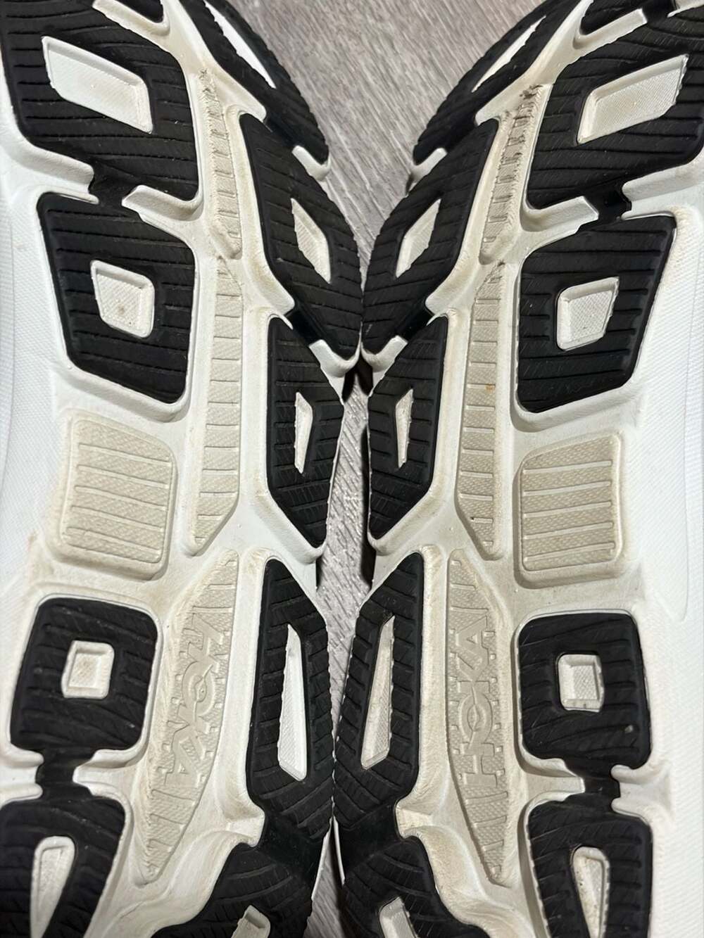 Hoka One One Bondi 9 Wide Running Shoes Black White Women's Size 11D - Picture 8 of 9